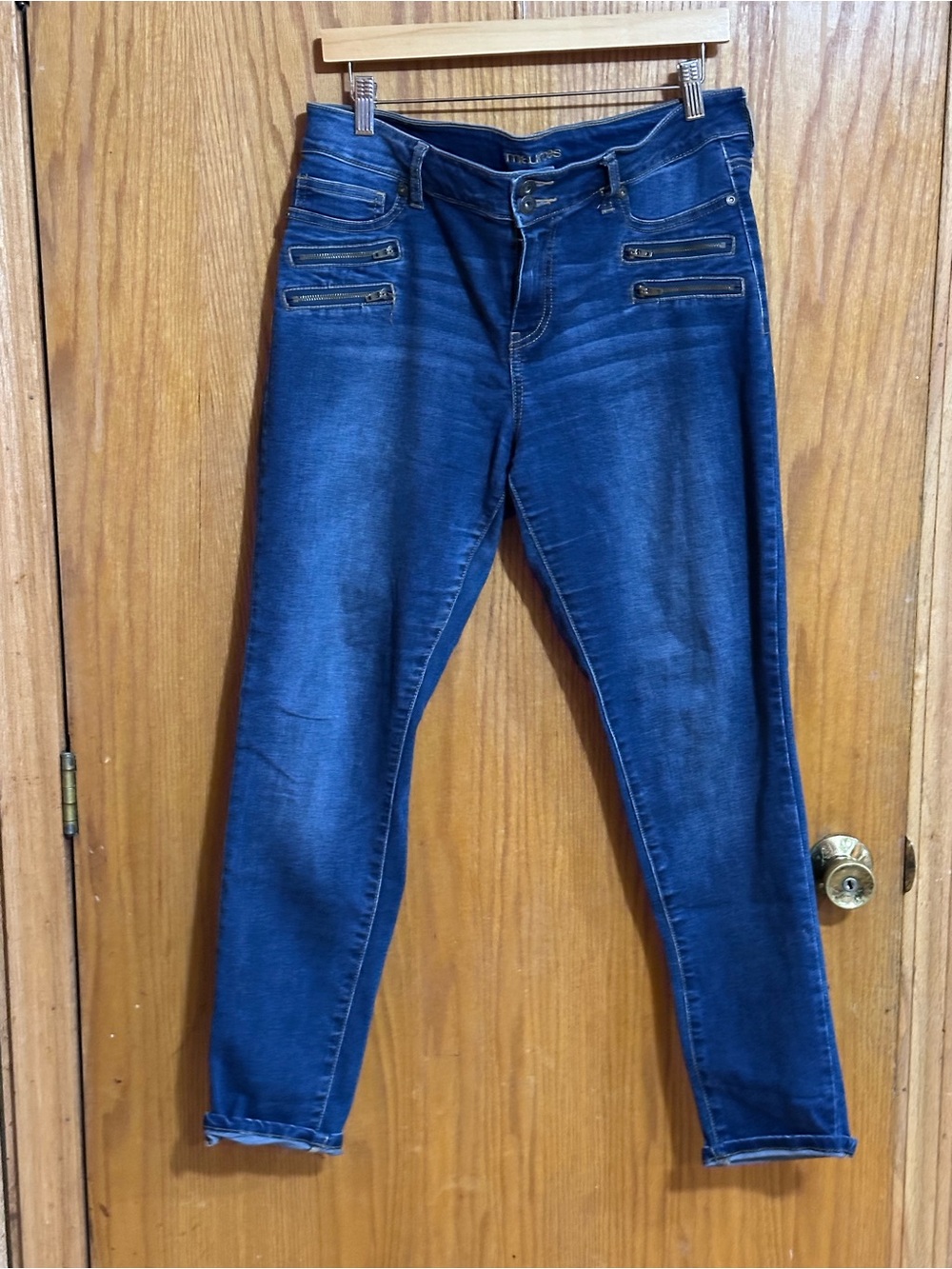 Maurices Dark Blue Skinny Jeans‎ with Zip Accents sz large
